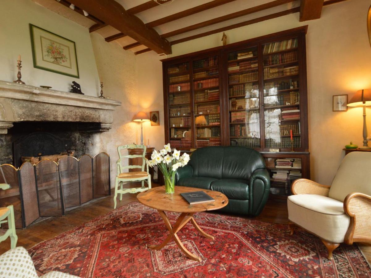 Magnificent Holiday Home With Pool Saint-Paul-du-Bois Room photo