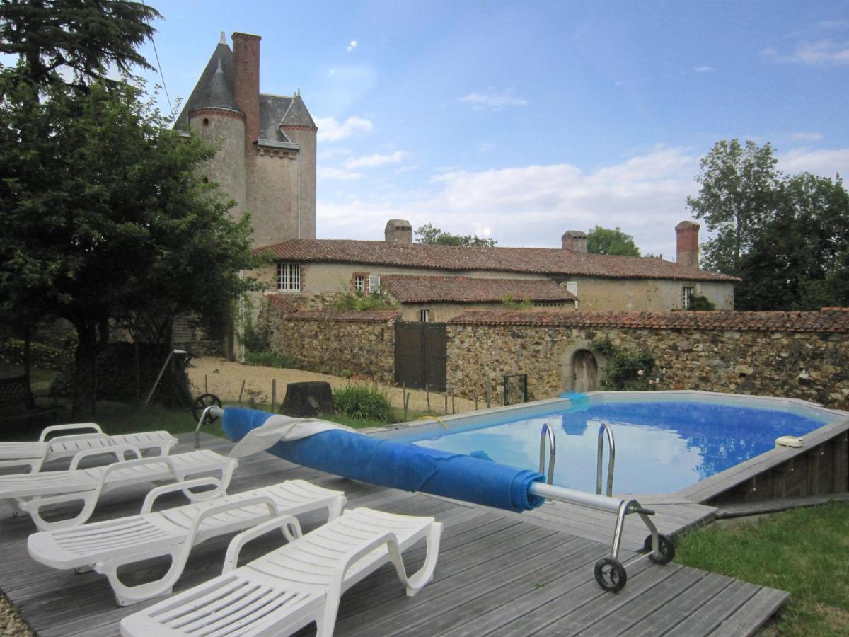 Magnificent Holiday Home With Pool Saint-Paul-du-Bois Room photo